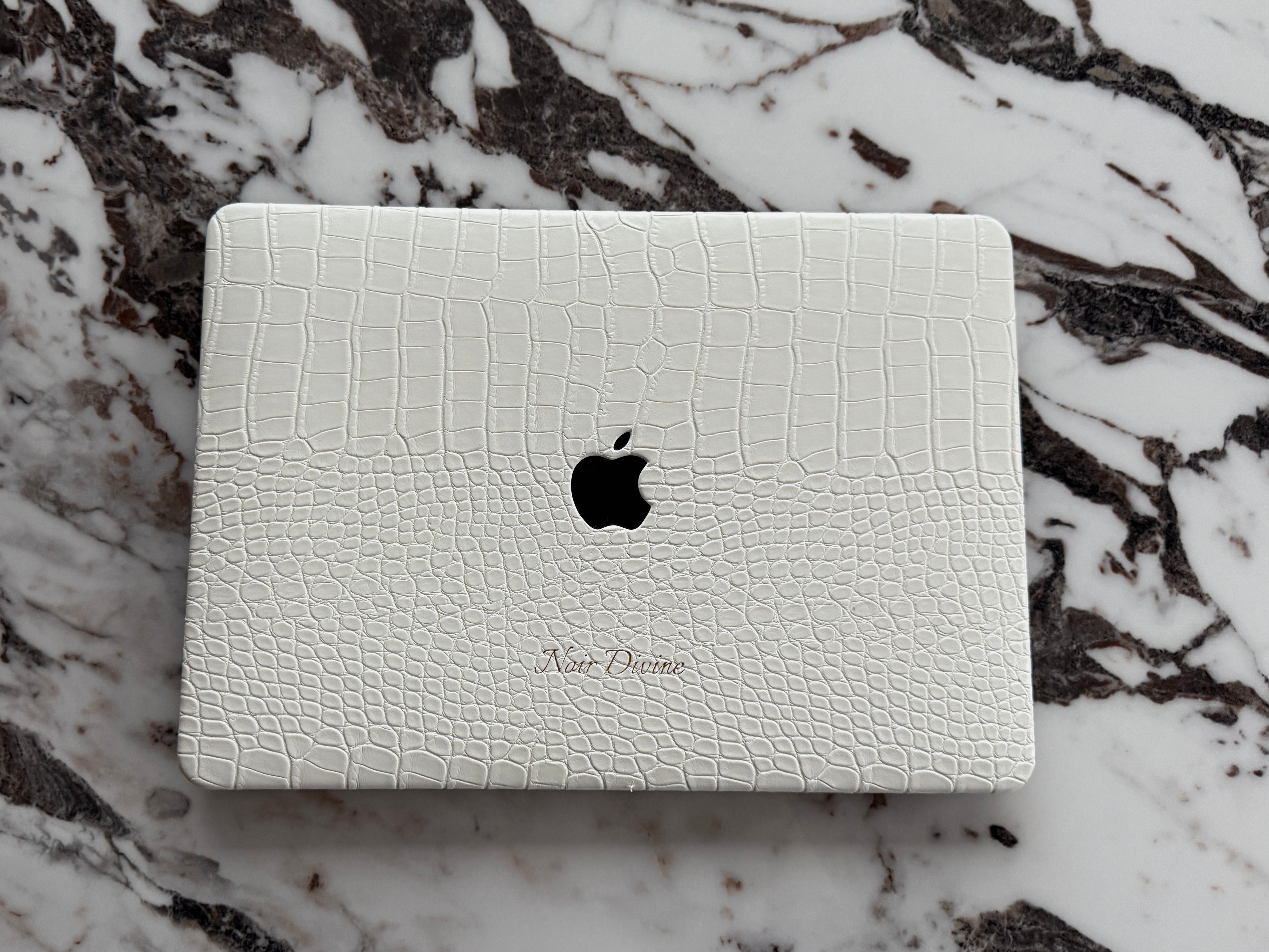 WHITE CROCO LAPTOP CASE